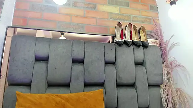 Snapshot of JESSYCORTES chatting on October 2, 2:02 pm JESSYCORTES online show from October 2, 2:02 pm