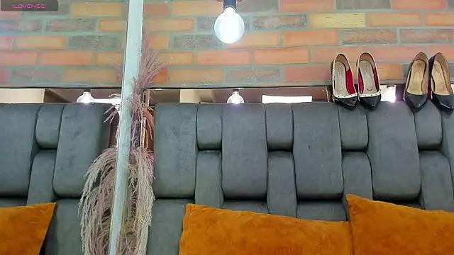 Snapshot of JESSYCORTES chatting on November 24, 3:23 pm JESSYCORTES online show from November 24, 3:23 pm