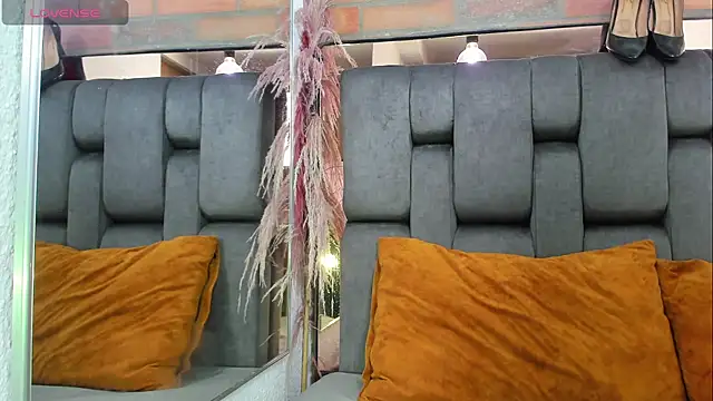 JESSYCORTES online show from February 13, 8:49 pm