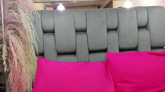 Snapshot of JESSYCORTES chatting on June 3, 12:24 am JESSYCORTES online show from June 3, 12:24 am