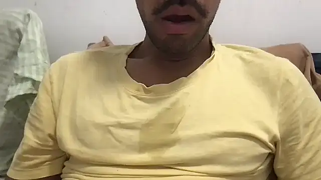 Lucascacaca online show from April 28, 10:15 pm