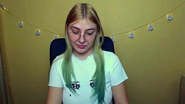 Snapshot of Luna_Lush_ chatting on December 7, 12:13 pm Luna Lush online show from December 7, 12:13 pm