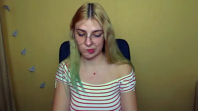 Snapshot of Luna_Lush_ chatting on December 18, 12:29 pm Luna Lush online show from December 18, 12:29 pm