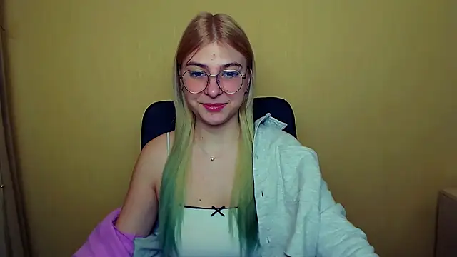 Snapshot of Luna_Lush_ chatting on January 21, 8:30 am Luna Lush online show from January 21, 8:30 am