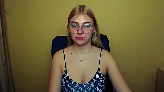 Snapshot of Luna_Lush_ chatting on January 29, 8:29 am Luna Lush online show from January 29, 8:29 am