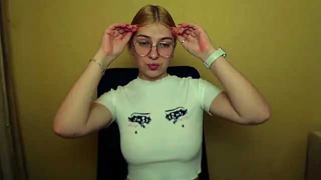 Snapshot of Luna_Lush_ chatting on January 30, 9:47 am Luna Lush online show from January 30, 9:47 am