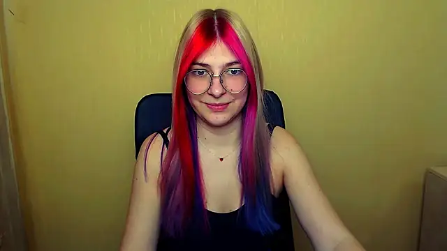 Snapshot of Luna_Lush_ chatting on February 20, 9:22 am Luna Lush online show from February 20, 9:22 am