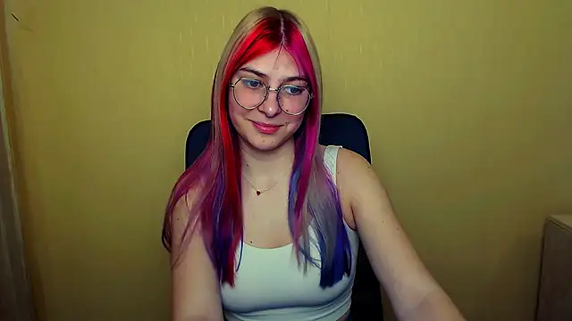 Snapshot of Luna_Lush_ chatting on February 21, 9:13 am Luna Lush online show from February 21, 9:13 am