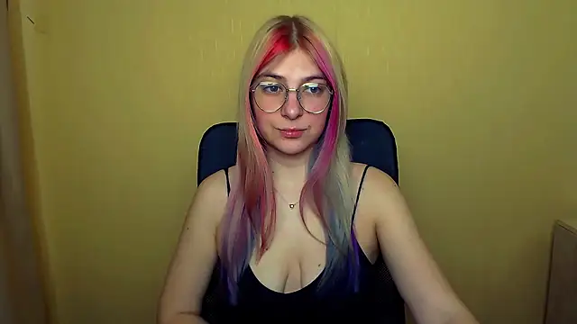 Snapshot of Luna_Lush_ chatting on March 20, 9:04 am Luna Lush online show from March 20, 9:04 am