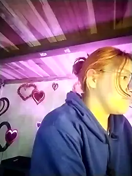 SophiaWeestt99 online show from February 21, 1:22 am