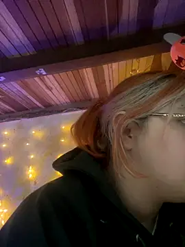 SophiaWeestt99 online show from November 20, 3:07 am