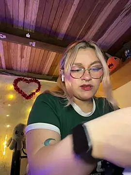 SophiaWeestt99 online show from February 18, 4:41 am