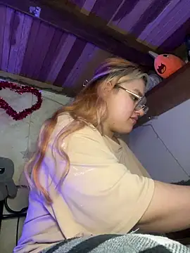 SophiaWeestt99 online show from March 2, 5:08 am