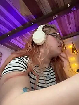 SophiaWeestt99 online show from May 14, 3:24 am