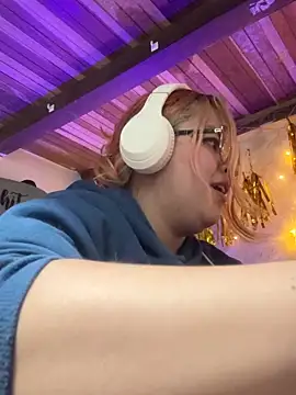 SophiaWeestt99 online show from May 18, 3:13 am