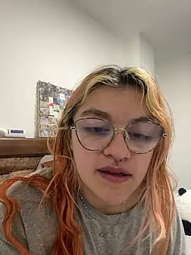 SophiaWeestt99 online show from July 15, 4:29 am