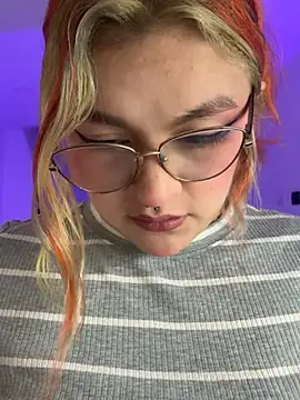 SophiaWeestt99 online show from July 24, 12:52 am