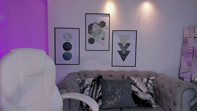Shantaall  online show from February 25, 10:39 pm