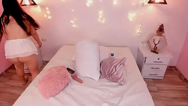 Snapshot of Katta_Gil chatting on December 2, 1:39 pm Katta Gil online show from December 2, 1:39 pm