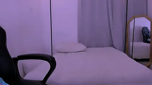 Miiafoxxx online show from December 18, 4:20 am