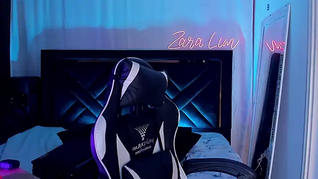 Snapshot of ZaraLim chatting on November 14, 2:27 pm ZaraLim online show from November 14, 2:27 pm