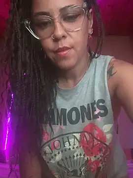 mariposapontiak420 online show from February 17, 3:14 am