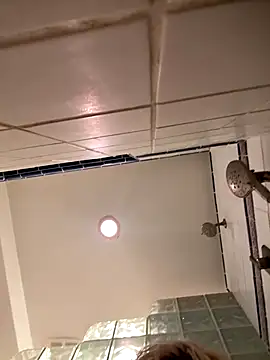 Snapshot of SirenitySirenxx chatting on October 2, 6:20 am SirenitySirenxx online show from October 2, 6:20 am