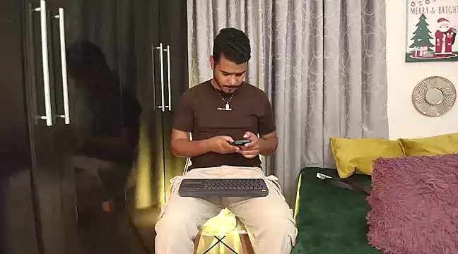 thiagowes online show from December 12, 11:25 pm