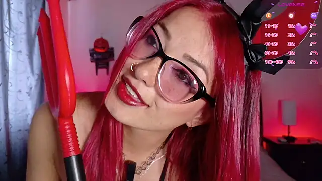 luccycollins  online show from October 30, 2:07 pm