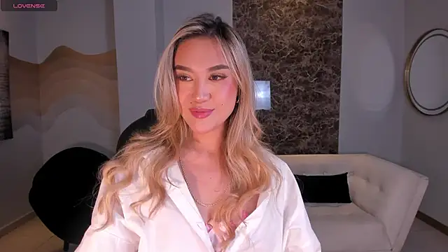 RebeccaHudson online show from January 8, 7:05 pm