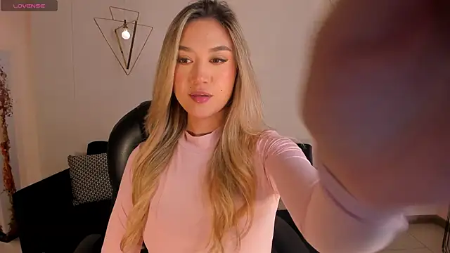 RebeccaHudson online show from February 9, 6:34 pm