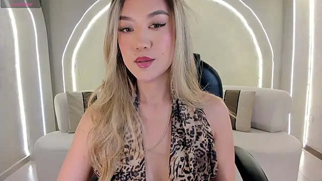 Snapshot of RebeccaHudson chatting on May 12, 7:44 pm RebeccaHudson online show from May 12, 7:44 pm