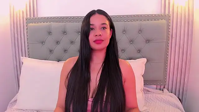 Snapshot of Aitana98_ chatting on February 4, 7:18 am Aitana98 online show from February 4, 7:18 am