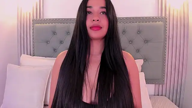 Snapshot of Aitana98_ chatting on February 19, 4:44 am Aitana98 online show from February 19, 4:44 am