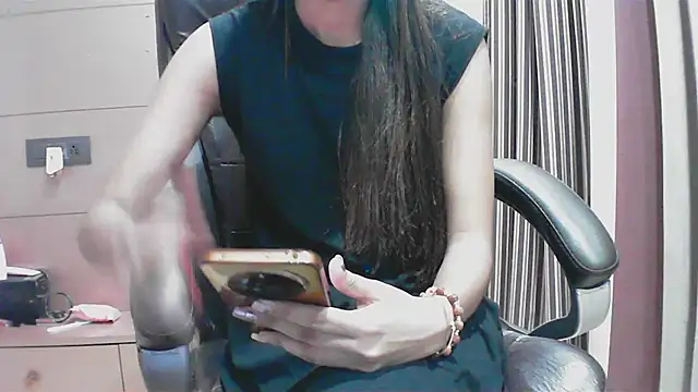 Snapshot of collage_hoty chatting on September 25, 8:12 pm collage hoty online show from September 25, 8:12 pm