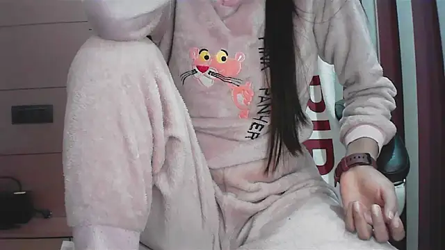 collage hoty online show from December 15, 4:55 pm