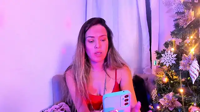 camilawm19 online show from December 4, 10:35 am