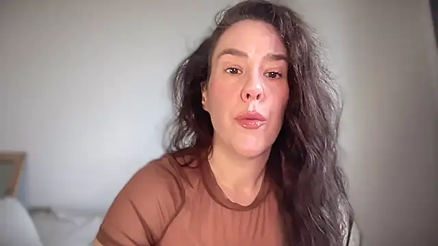 Snapshot of MilkyHoneyLullabies chatting on September 15, 12:27 pm MilkyHoneyLullabies online show from September 15, 12:27 pm