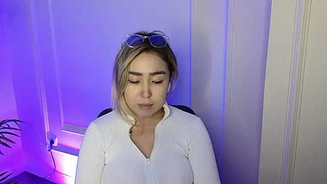 Snapshot of Deiri_Delightful chatting on December 5, 12:00 pm Deiri Delightful online show from December 5, 12:00 pm