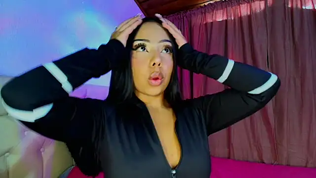 Snapshot of DafneMillers chatting on January 28, 6:49 pm DafneMillers online show from January 28, 6:49 pm