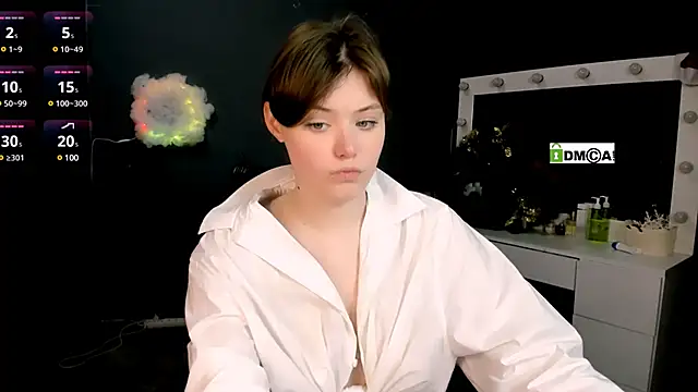 nikole kitt online show from February 11, 4:44 am