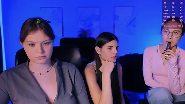 nikole kitt online show from November 23, 9:25 pm