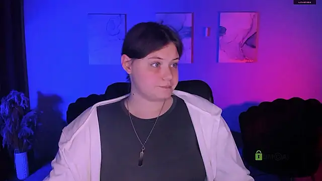 nikole kitt online show from February 21, 8:10 pm