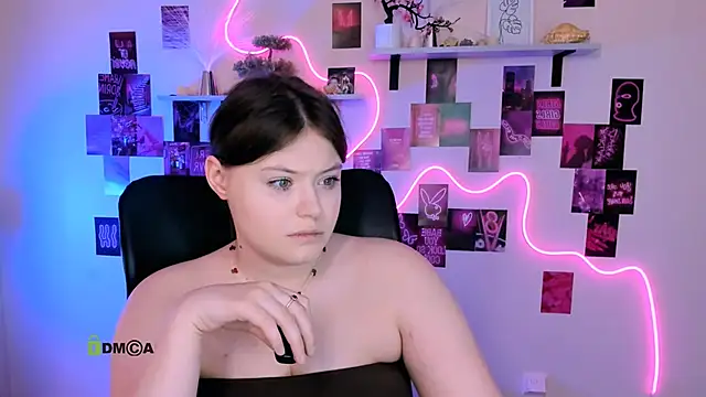 nikole kitt online show from May 21, 6:59 pm