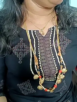 Snapshot of gaurika18 chatting on February 26, 6:04 am gaurika18 online show from February 26, 6:04 am