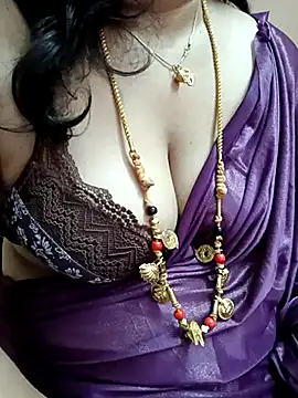 Snapshot of gaurika18 chatting on March 2, 1:15 am gaurika18 online show from March 2, 1:15 am