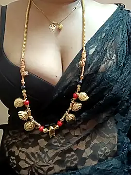 Snapshot of gaurika18 chatting on March 6, 12:54 am gaurika18 online show from March 6, 12:54 am