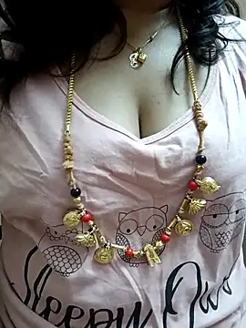 Snapshot of gaurika18 chatting on March 9, 3:05 pm gaurika18 online show from March 9, 3:05 pm