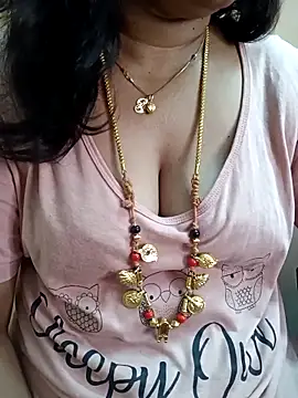 Snapshot of gaurika18 chatting on March 14, 2:42 am gaurika18 online show from March 14, 2:42 am