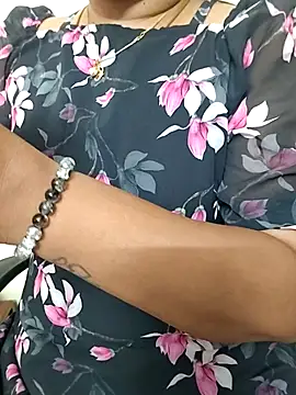 Snapshot of gaurika18 chatting on October 24, 5:59 am gaurika18 online show from October 24, 5:59 am